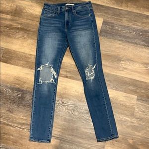 Levi’s 721 High Rise Skinny size 27